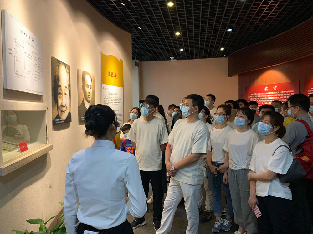 8-华中区域组织全体员工赴长沙开慧镇开展党史学习教育。.jpg